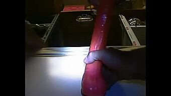 Dildo Amador Com Dildo De Garganta Profunda