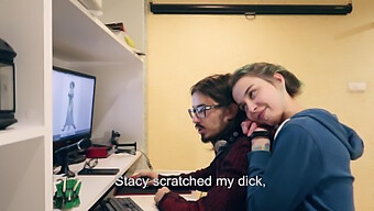 Blowjob-Liebhaber Verführt Nerd, Um Physik-Text In Diesem Heißen Video Zu Kopieren